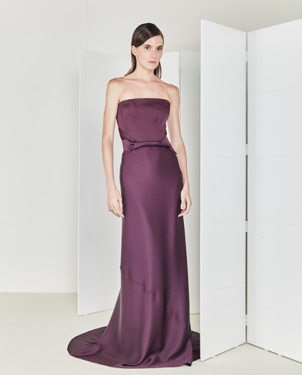 Um vestido elegante para um jantar black-tie